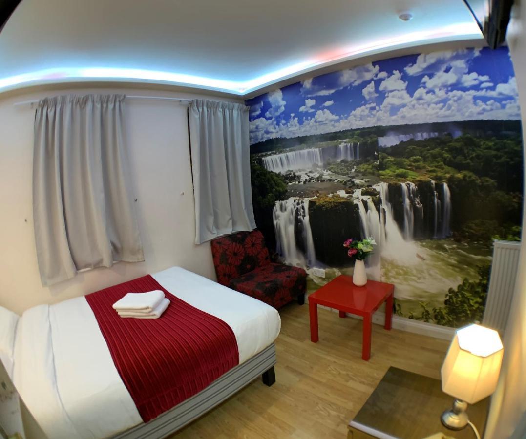 Barking Hotel Kültér fotó